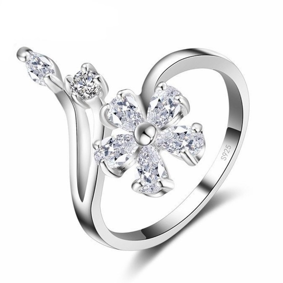 The Earth Laughs in Flowers Ring - Picture 3 of 6